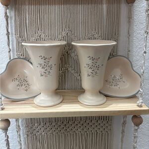 Vintage Pfaltzgraff stoneware in the Remembrance pattern Vases Set